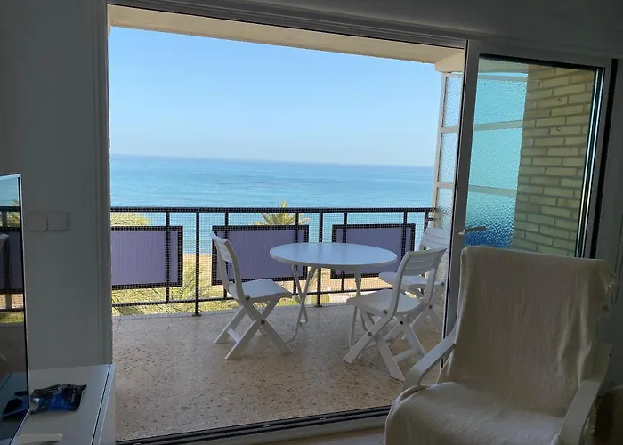 Atico En Primerisima Linea De Playa!!! * Dénia